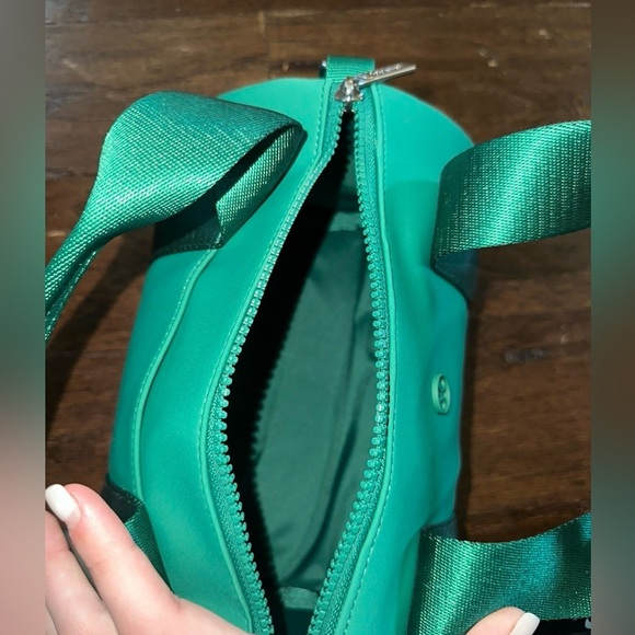 Lululemon- Nylon Mini Barrel Duffle Bag 5L-Cascadia Green -NWT - Picture 11 of 14